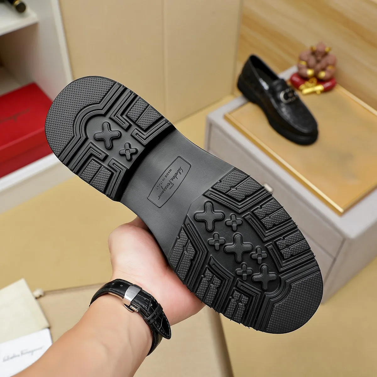Men's shoes 💰500 Ferragamo [Ferragamo] top imported suit men's shoes 💯Original copy of the official website, product materials: selected imported embossed calfskin + luxury hardware buckle accessories ~ imported water-dyed cow 🐂 leather lining. Strong three-dimensional visual effect, original combination outsole, multiple colors available😘 Size: 38-44 (.45.46. Customized)